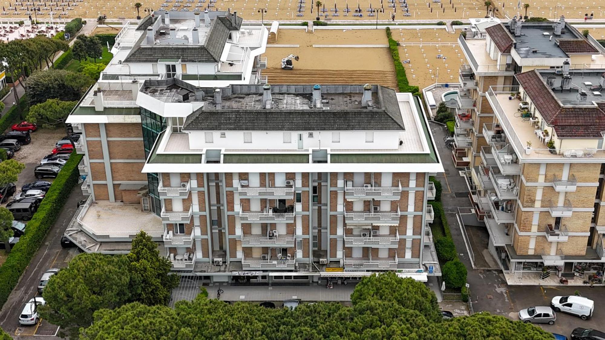 Jesolo Beach! Fronte Mare - Piscina Park E Posto Spiaggia Inclusi Exterior photo