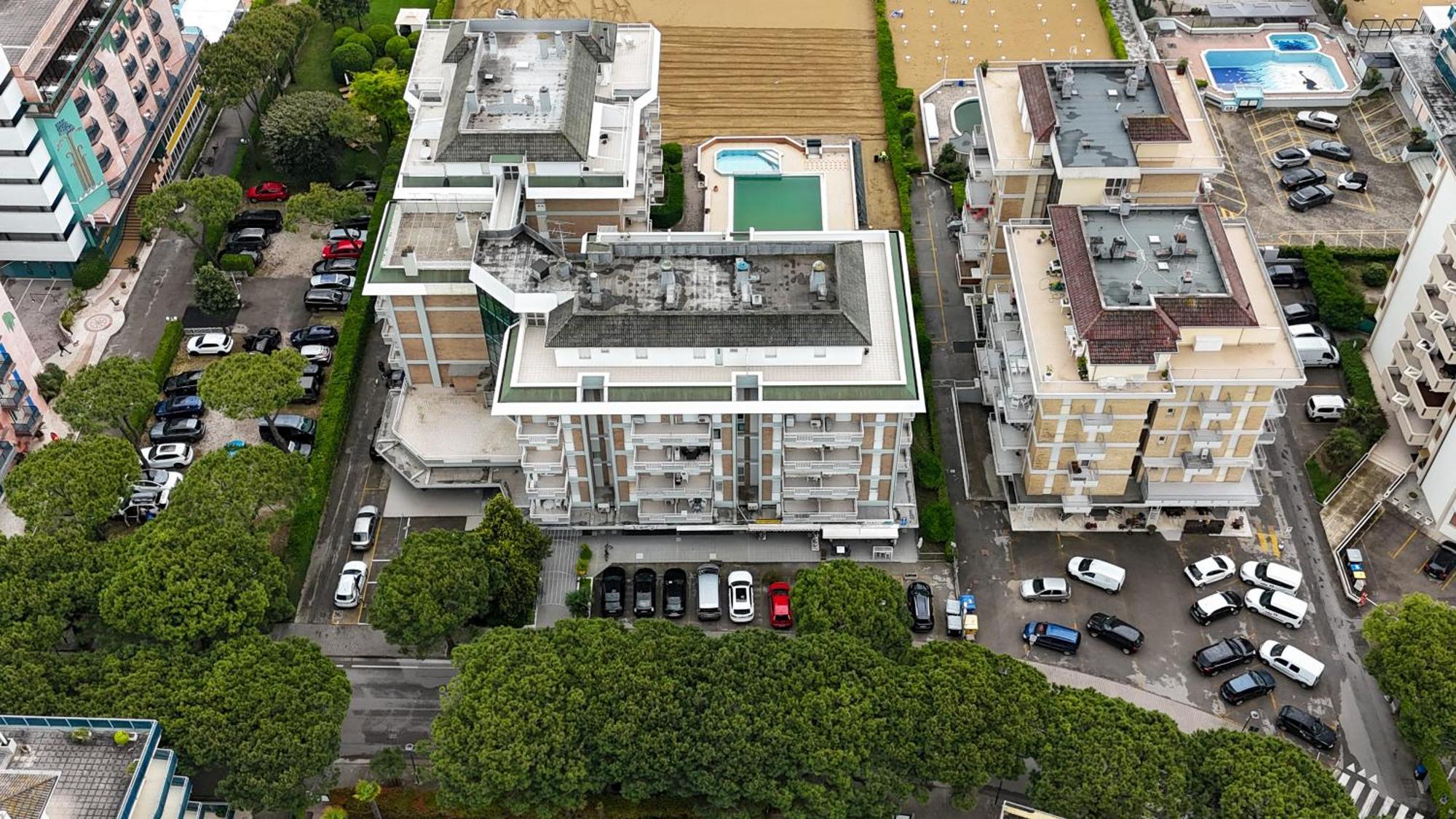 Jesolo Beach! Fronte Mare - Piscina Park E Posto Spiaggia Inclusi Exterior photo